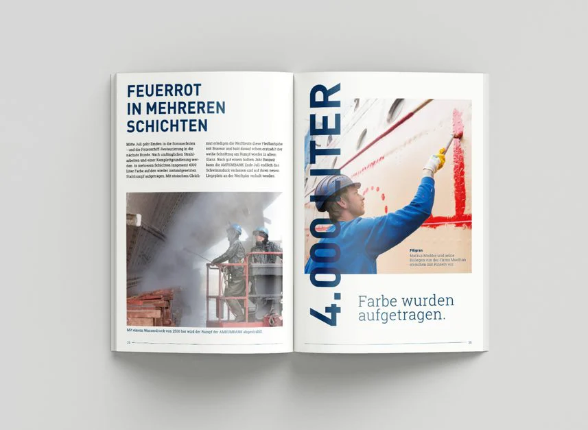 Mockup: Magazin-Doppelseite „Feuerrot in mehreren Schichten“